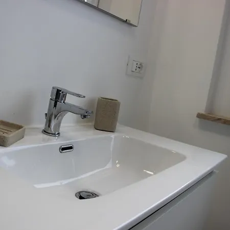 Rossini Deluxe Flat דירה ליגננו סביאדורו